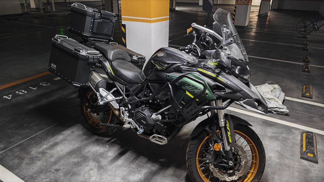 贝纳利 金鹏 TRK502