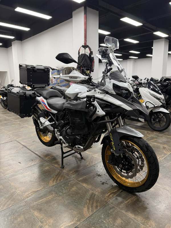 贝纳利 金鹏 TRK502