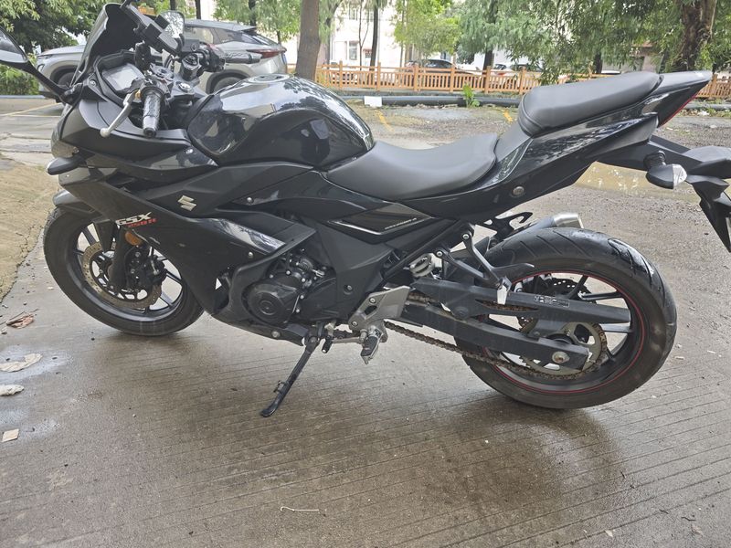 豪爵铃木 GSX250R