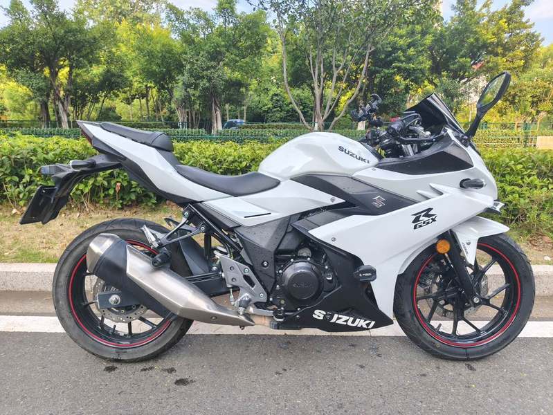 豪爵铃木 GSX250R