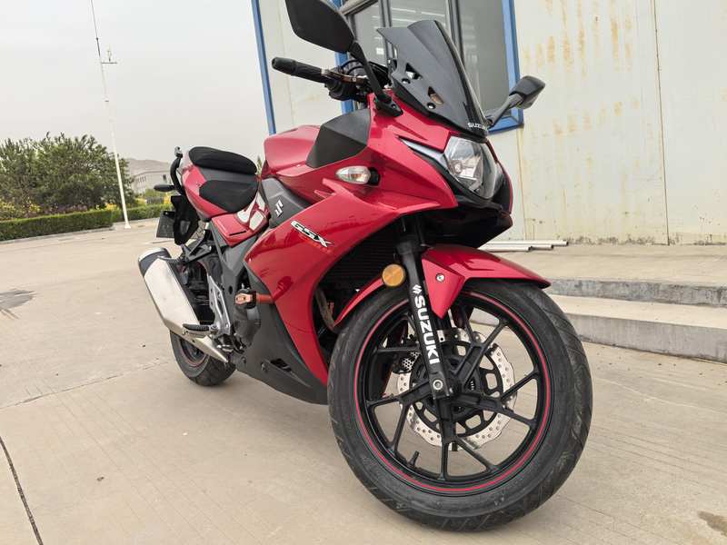 豪爵铃木 GSX250R
