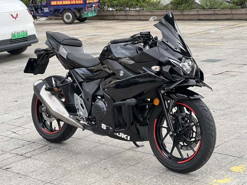 豪爵铃木 GSX250R