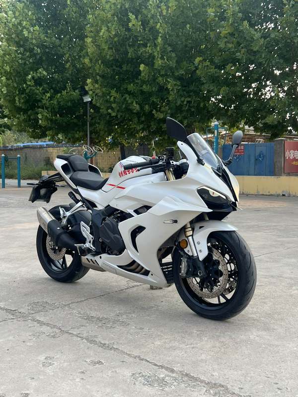 QJMOTOR 赛600