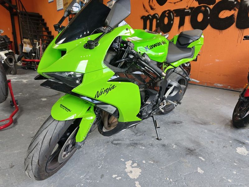 川崎 Ninja ZX-6R 