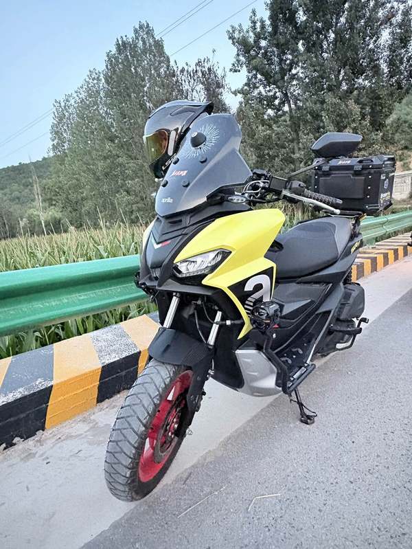 阿普利亚 SR GT 200