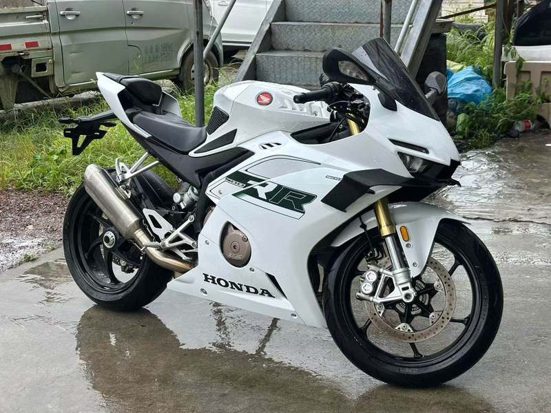 张雪机车 500RR