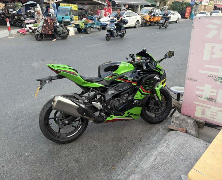 川崎 ZX-4R