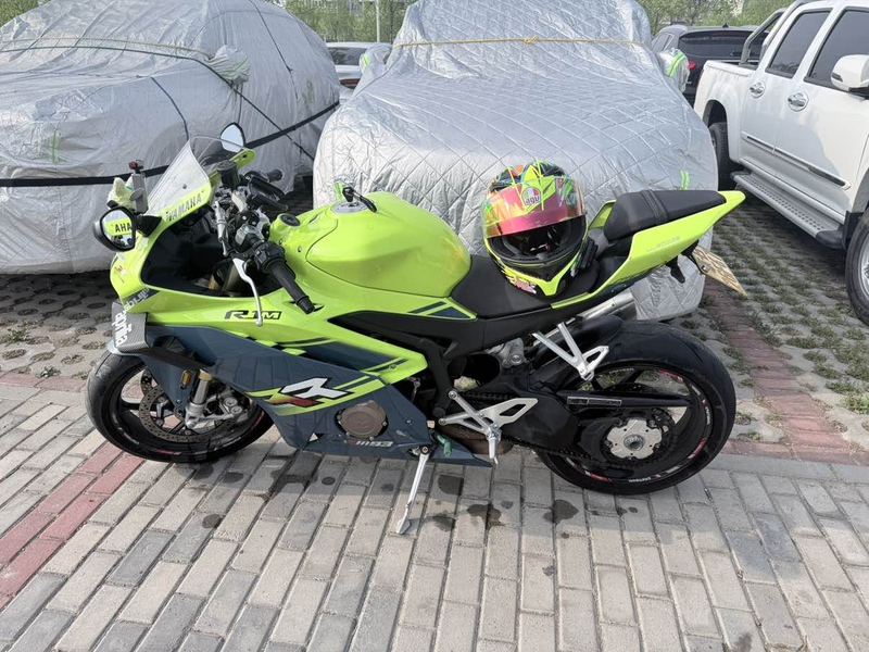 张雪机车 500RR