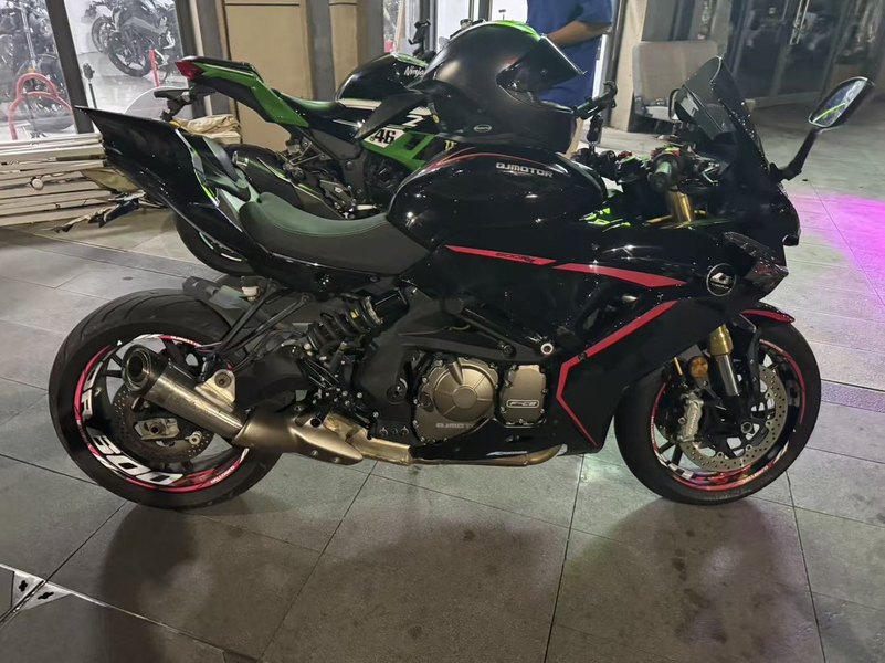 QJMOTOR 赛600