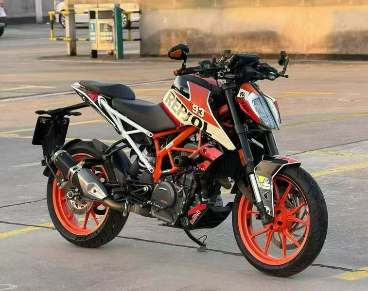 KTMR2R 390 Duke