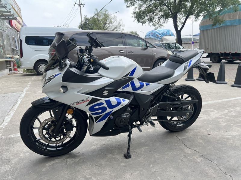 豪爵铃木 GSX250R