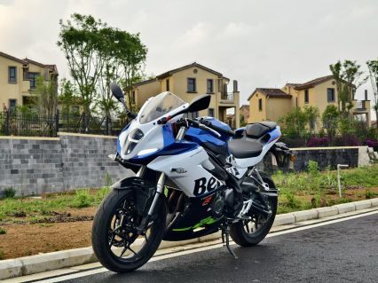 贝纳利 龙卷风 Tornado 252R