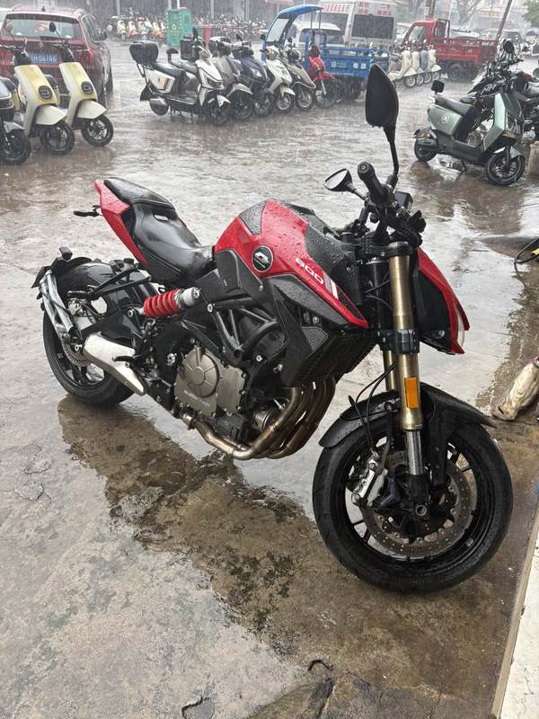 QJMOTOR 追600