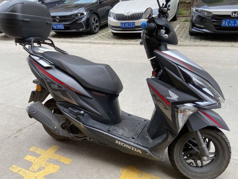 新大洲本田 裂行 RX125Fi
