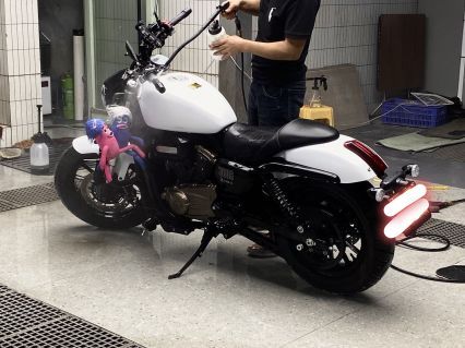 QJMOTOR 闪300S