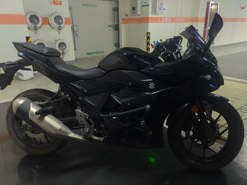 豪爵铃木 GSX250R