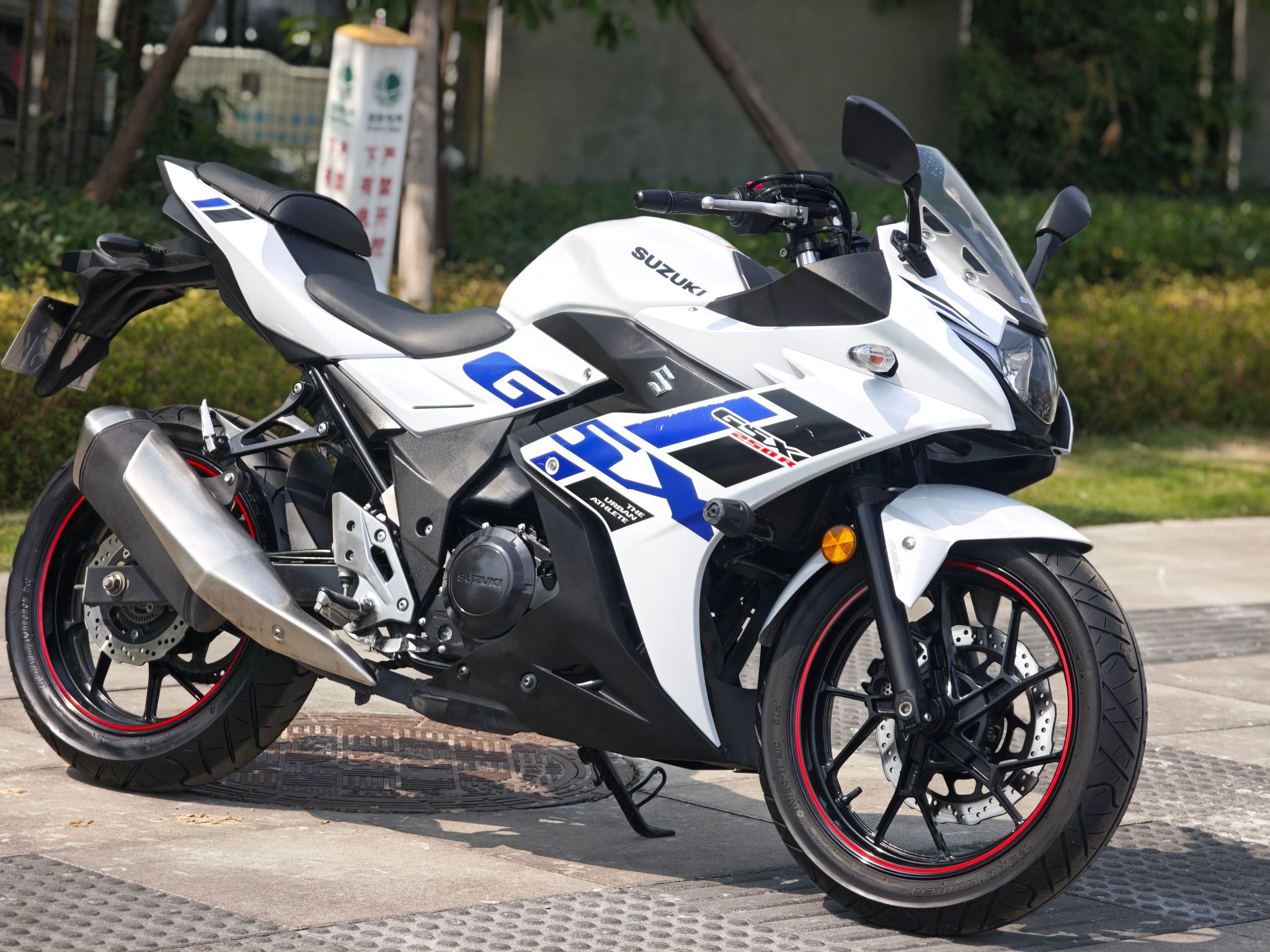 豪爵铃木 GSX250R
