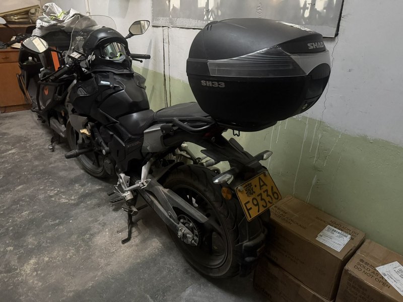 五羊本田 CB190R 暴锋眼