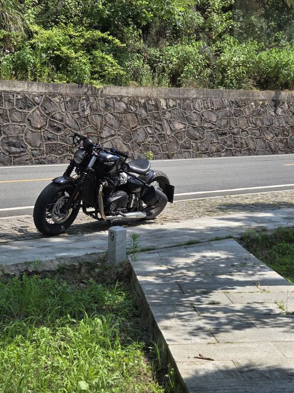 凯旋 Bonneville Bobber