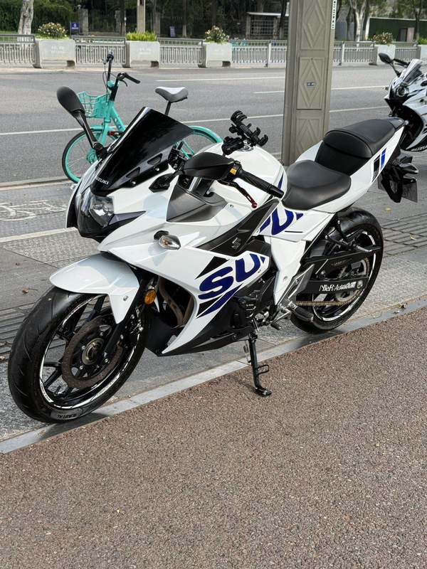 豪爵铃木 GSX250R
