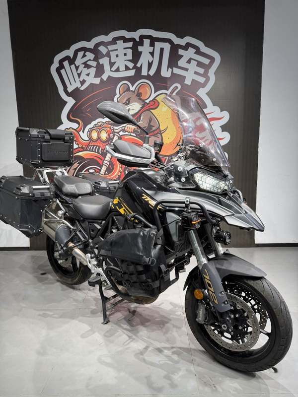 贝纳利 TRK702