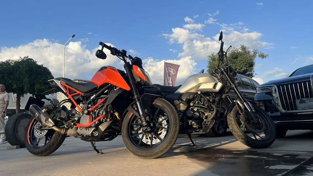 KTMR2R 250 Duke
