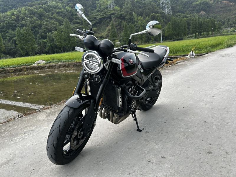 张雪机车 500F