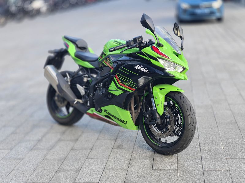 川崎 ZX-4R