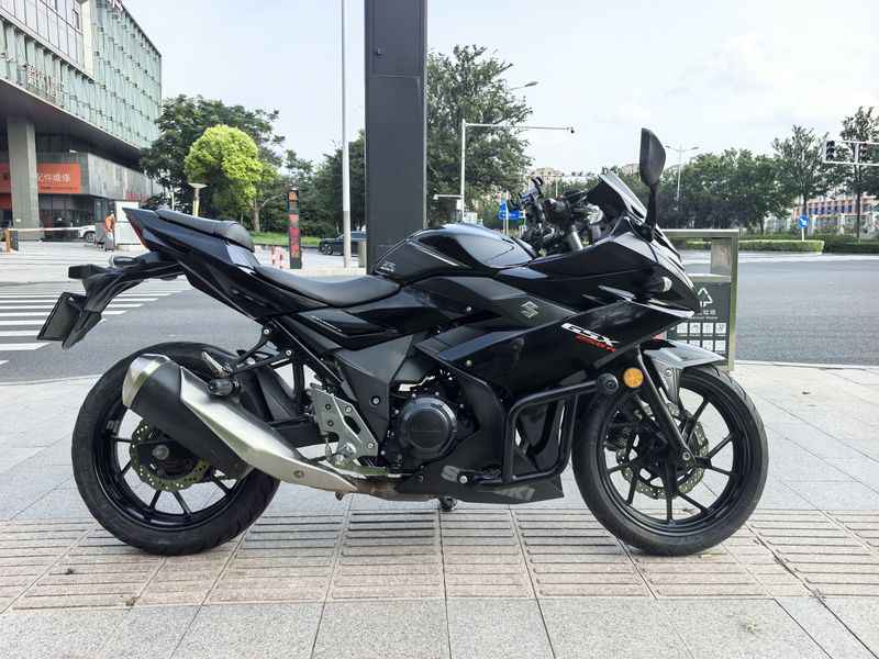 豪爵铃木 GSX250R