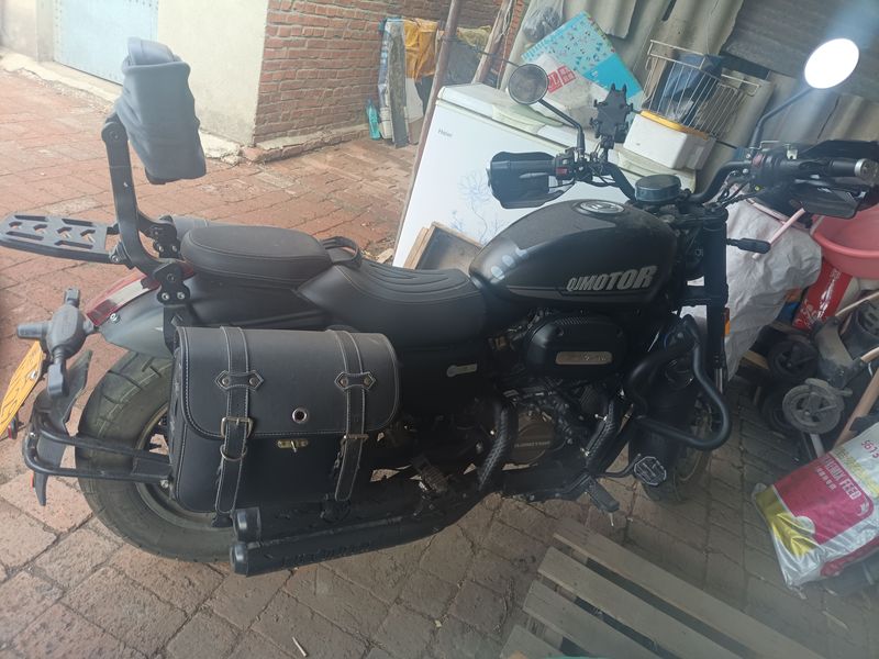 QJMOTOR 闪250