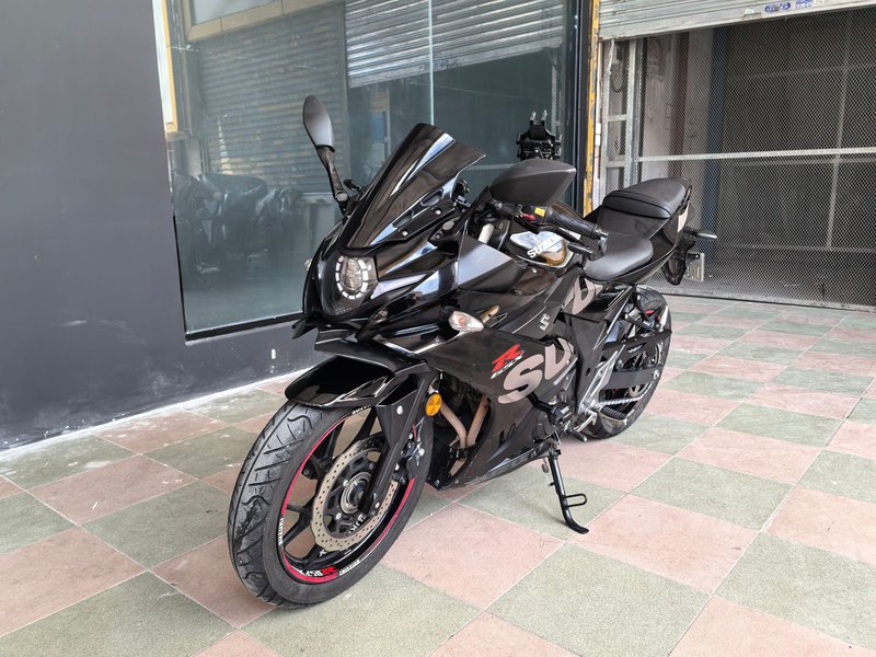 豪爵铃木 GSX250R