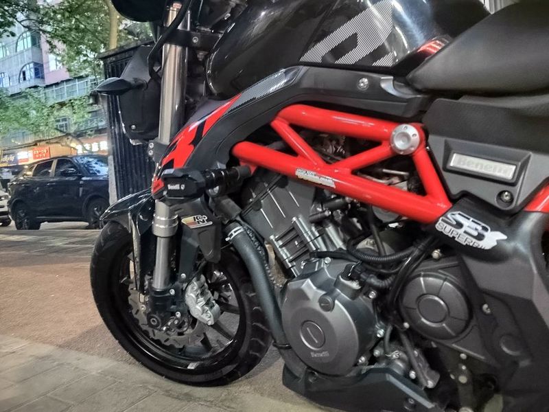 贝纳利 蓝宝龙 BN302S