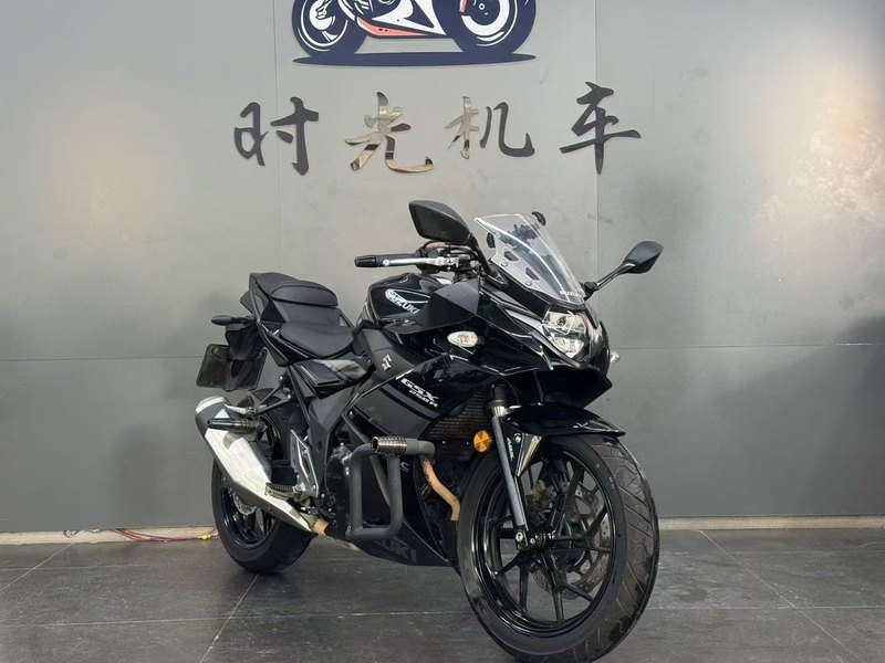 豪爵铃木 GSX250R