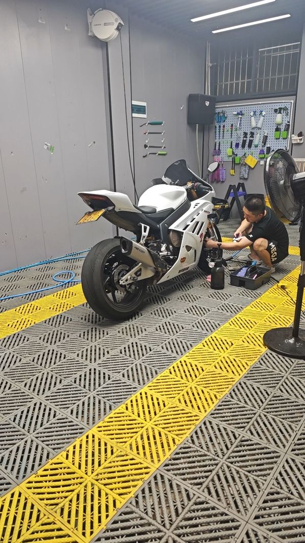 张雪机车 820RR