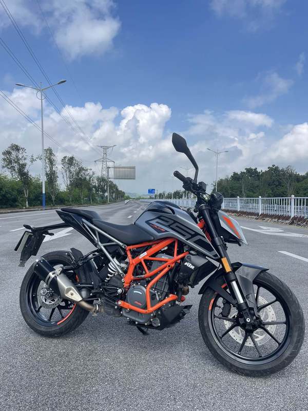 KTMR2R 250 Duke