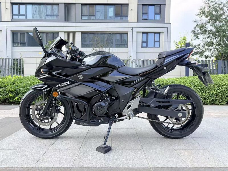 豪爵铃木 GSX250R