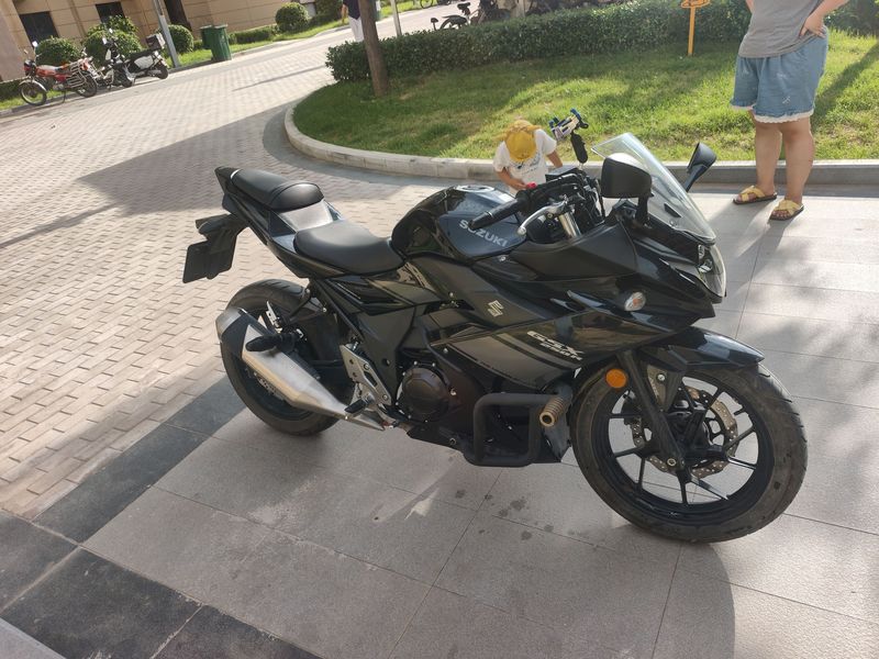豪爵铃木 GSX250R