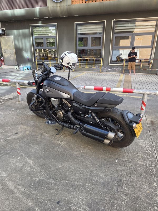 QJMOTOR 闪600