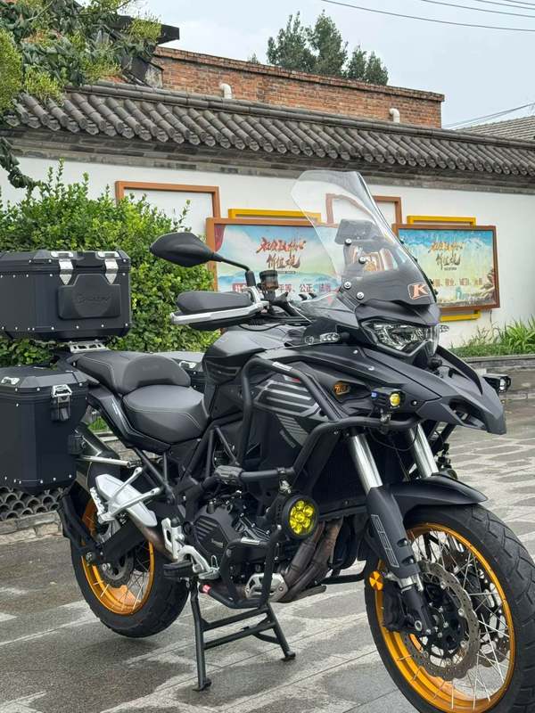贝纳利 TRK552
