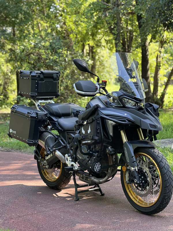 贝纳利 TRK702