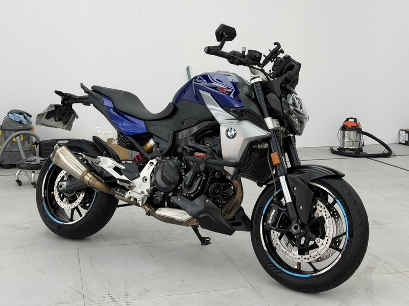 宝马 F 900 R