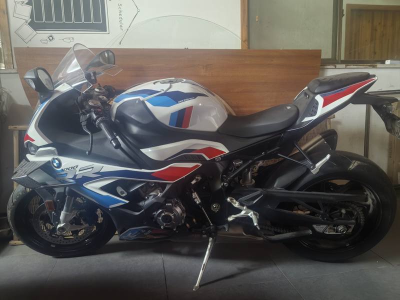 宝马 M 1000 RR