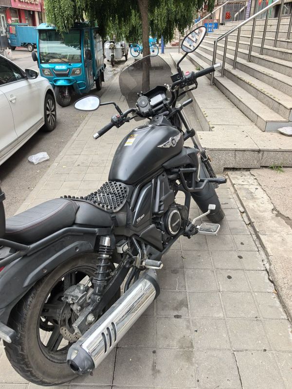 豪爵 TR300