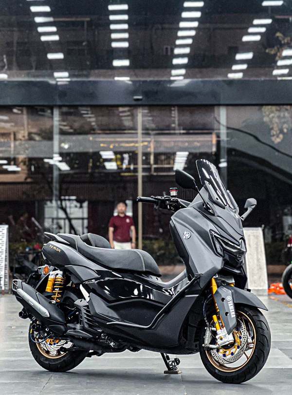 雅马哈 NMAX