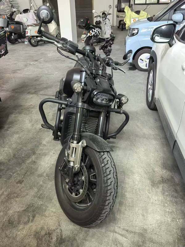 QJMOTOR 闪600