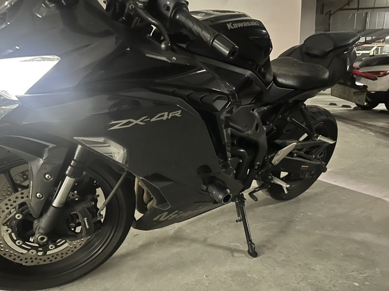 川崎 ZX-4R
