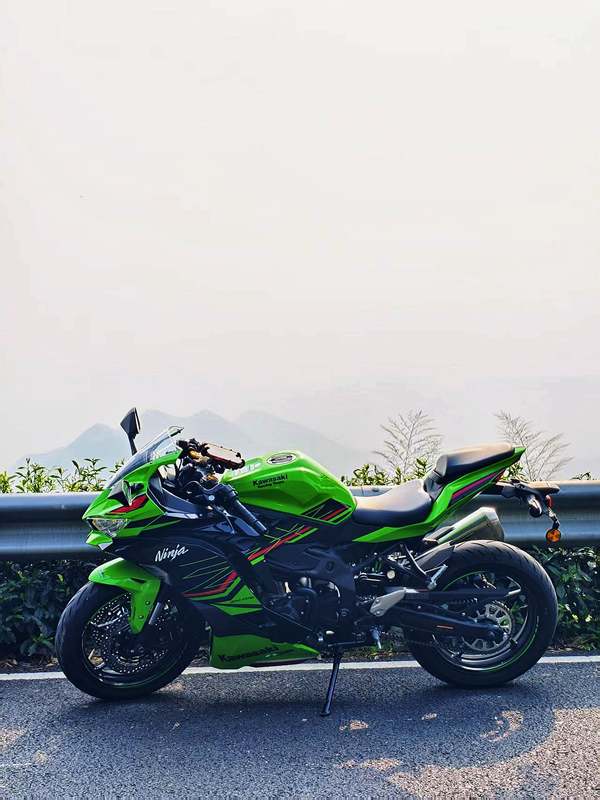 川崎 ZX-4R