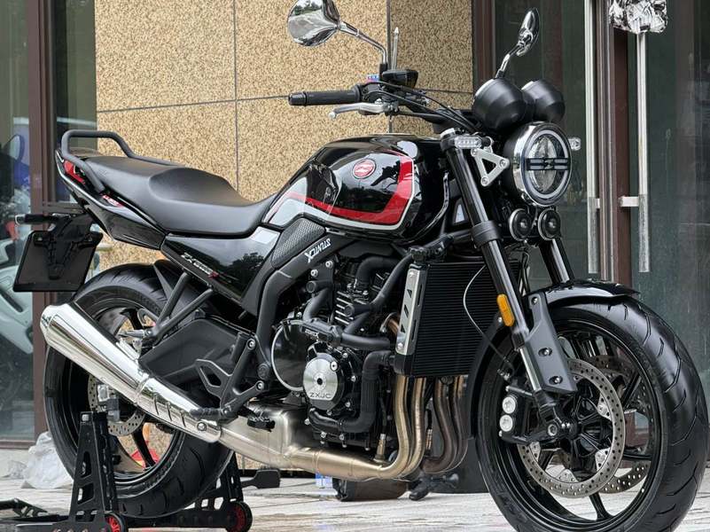 张雪机车 500F