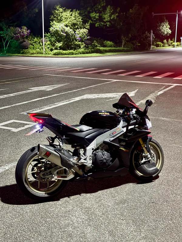 阿普利亚 RSV4