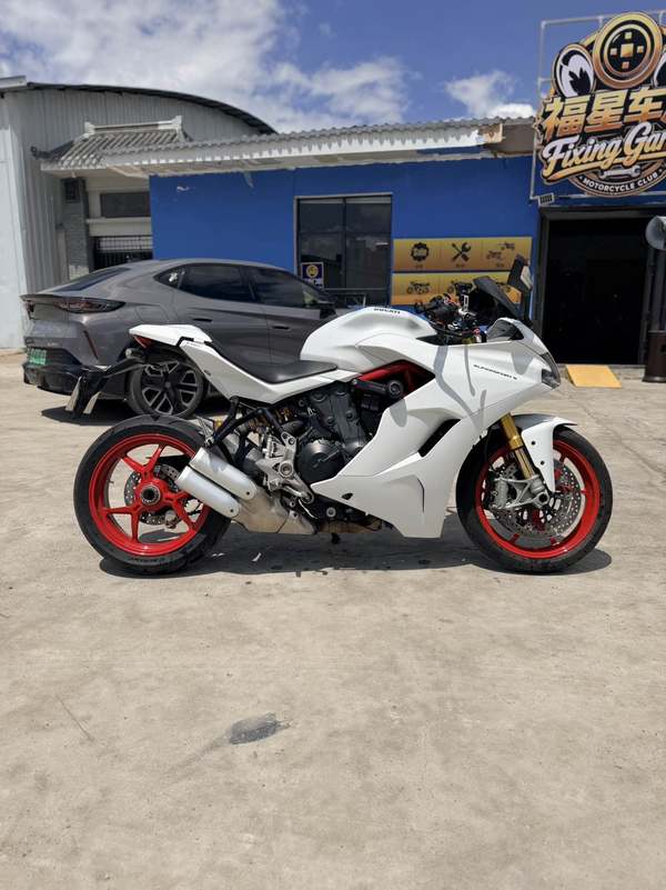 杜卡迪 SuperSport